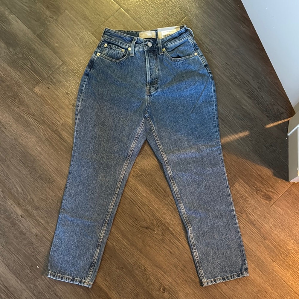 Everlane curvey 90s straight Jean